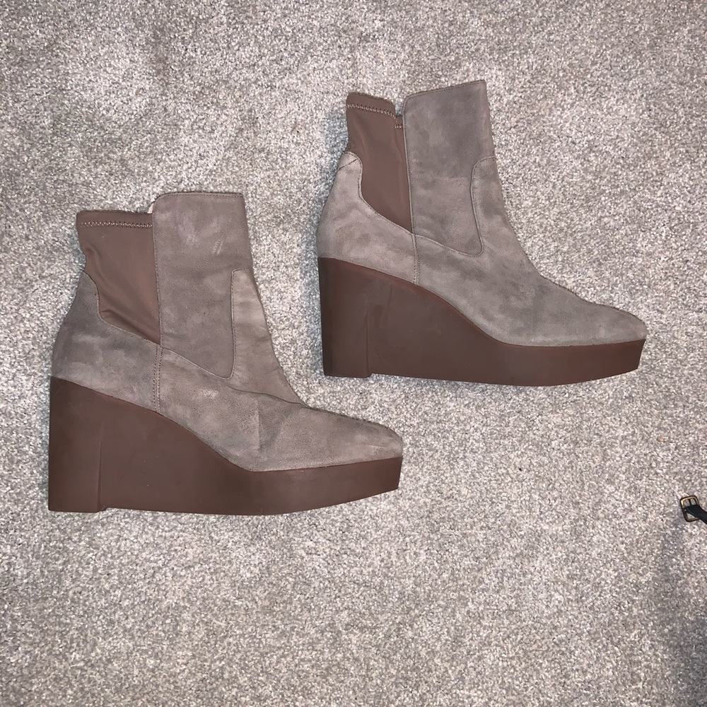 ❤️ Wedge Grey Ankle Boots ❤️